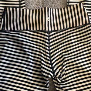 Rare lululemon  Wunder under-small stripes
